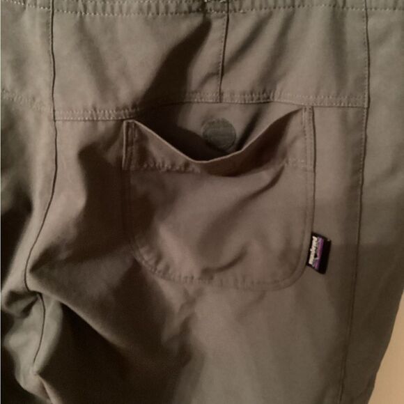 PATAGONIA SIZE 10 GRAY POLYESTER SPANDEX CROPPED PANTS HIKING CAMPING - Picture 7 of 8